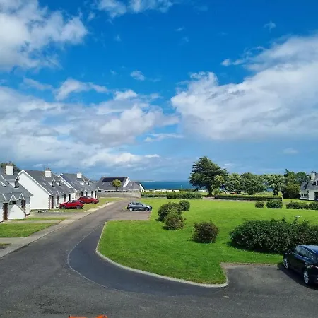 A Spacious 4-bed Beside The Semesterbostad *