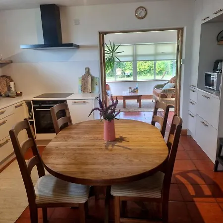 A Spacious 4-bed Beside The *