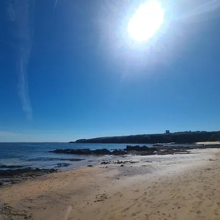Semesterbostad A Spacious 4-bed Beside The Fethard on Sea