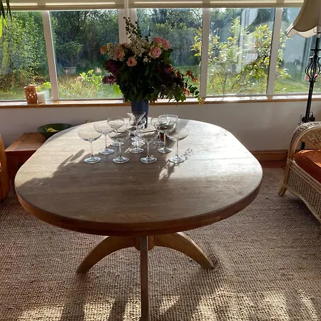 Semesterbostad A Spacious 4-bed Beside The