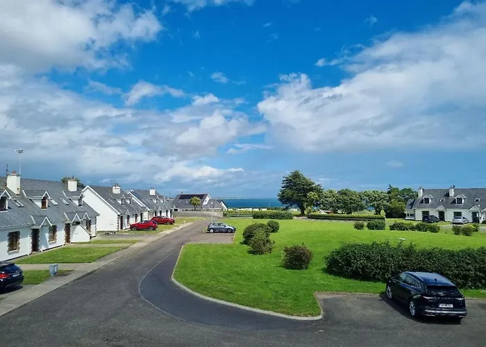 A Spacious 4-bed Beside The Vakantiehuis *